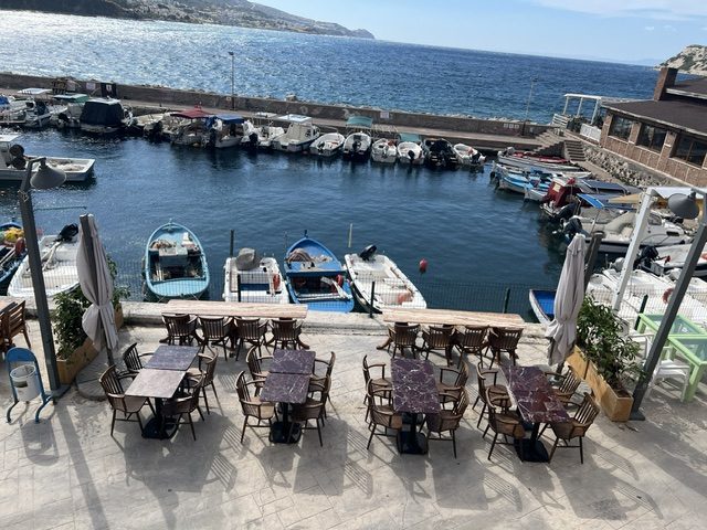 Fenha Karaburun terasından marina görünümü